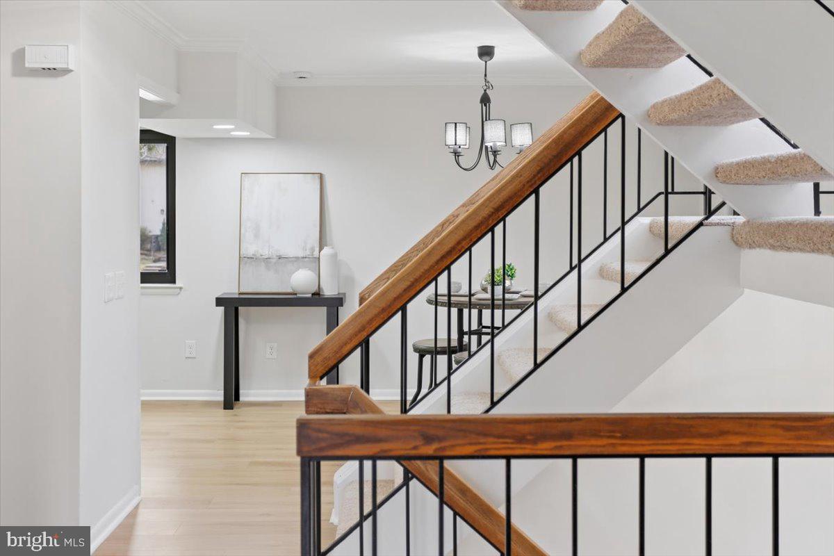 11922 Barrel Cooper Court Reston, VA 20191 - Photo 8 of 41