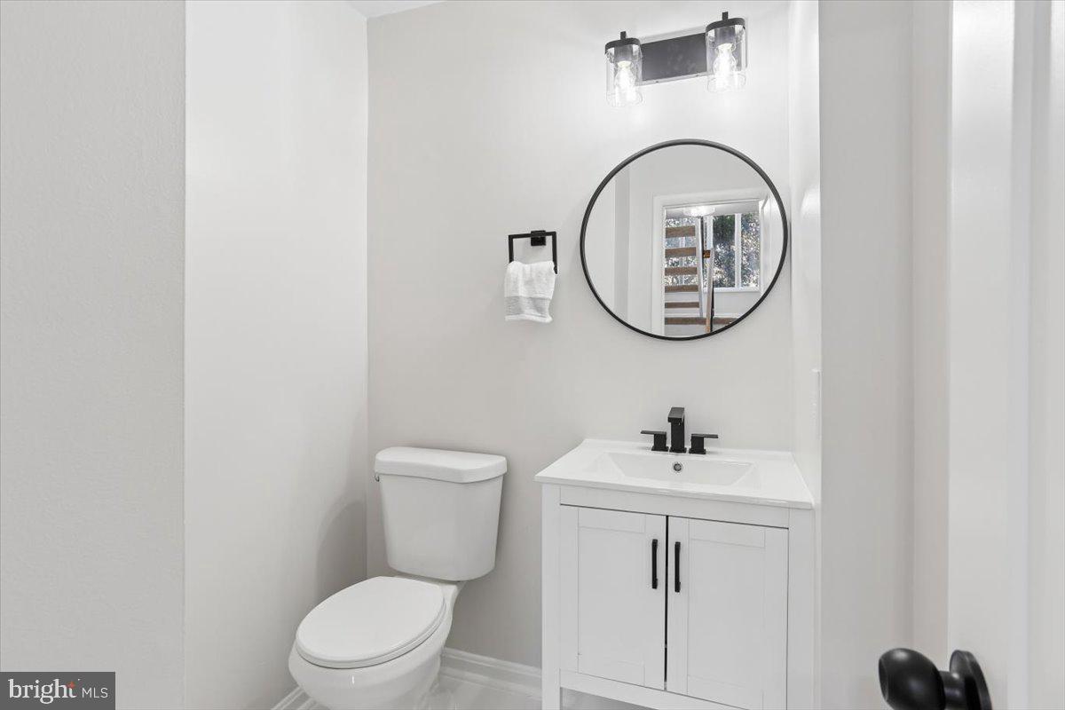 11922 Barrel Cooper Court Reston, VA 20191 - Photo 10 of 41