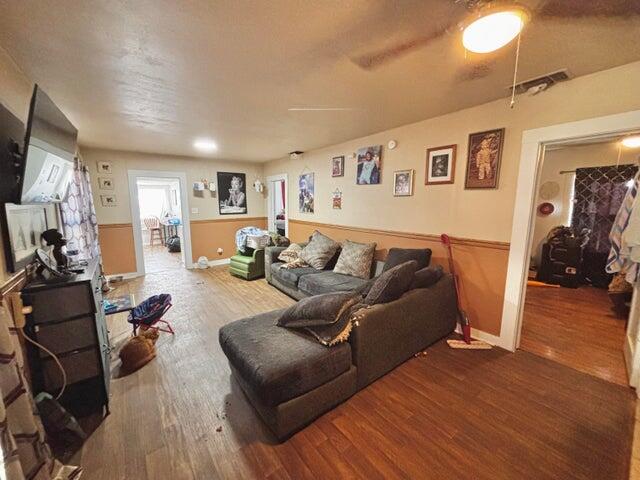 720 South 11th Street Slaton, TX 79364 - Photo 4 of 25 20251210170730516131000000-o