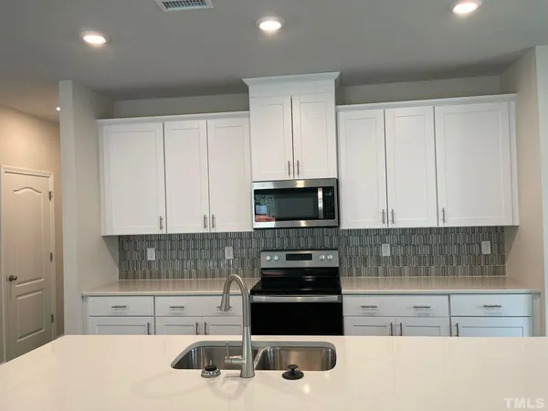$2,150 | 312 Joneshaven Drive, Fuquay-Varina, NC 27526