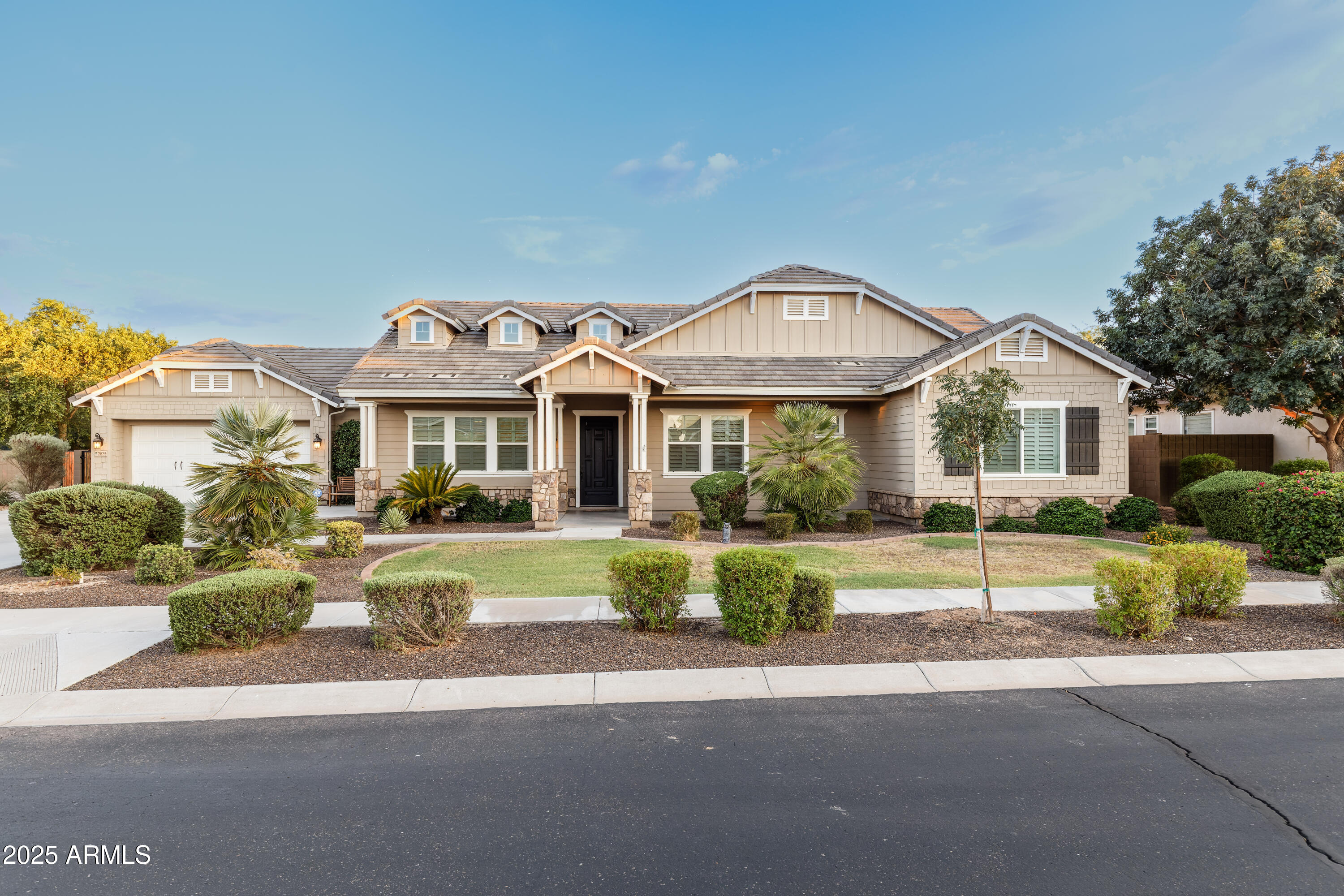 2825 East Harwell Road Phoenix, AZ 85042 - Photo 3 of 16 5X7A9857-CR3_DxO_DeepPRIME