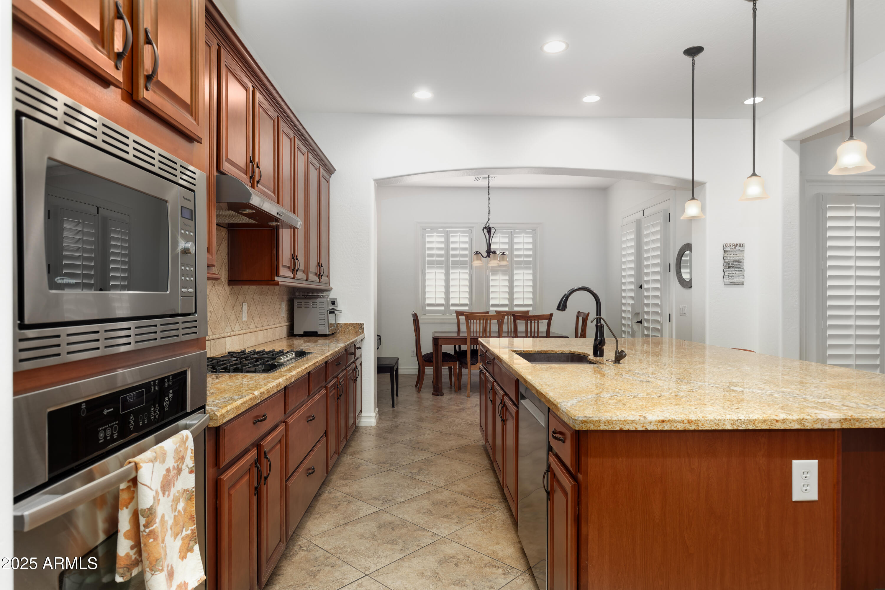 2825 East Harwell Road Phoenix, AZ 85042 - Photo 5 of 16 5X7A9727-CR3_DxO_DeepPRIME-Edit