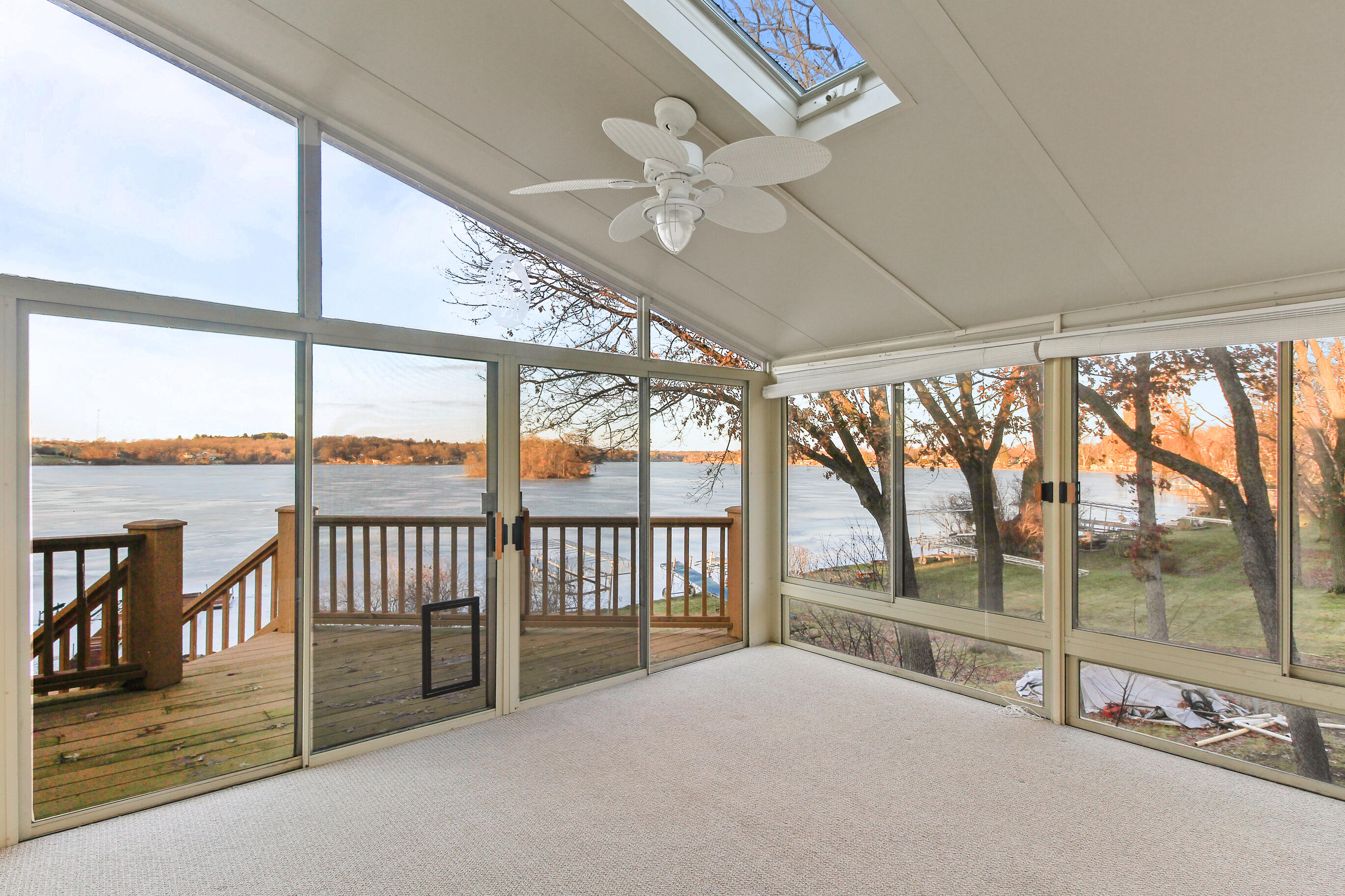 N7045 Oakwood Road Richmond, WI 53190 - Photo 16 of 69 3 Season Room