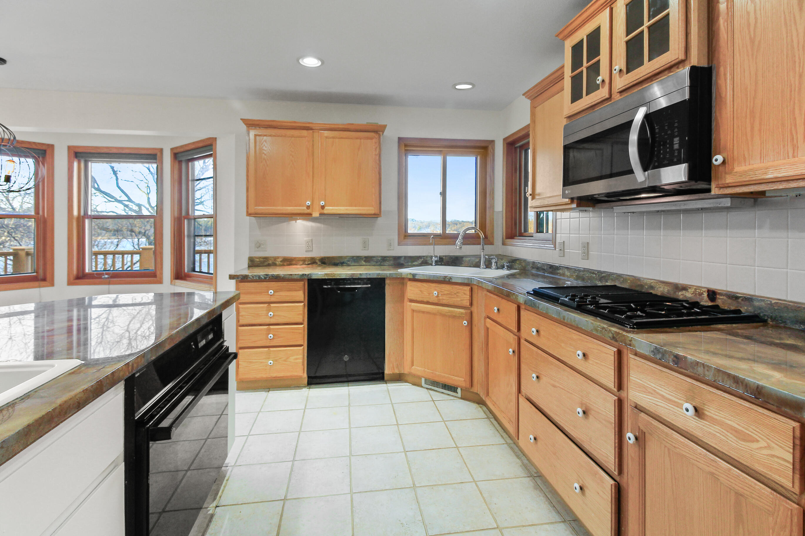 N7045 Oakwood Road Richmond, WI 53190 - Photo 25 of 69 Loads of counter space