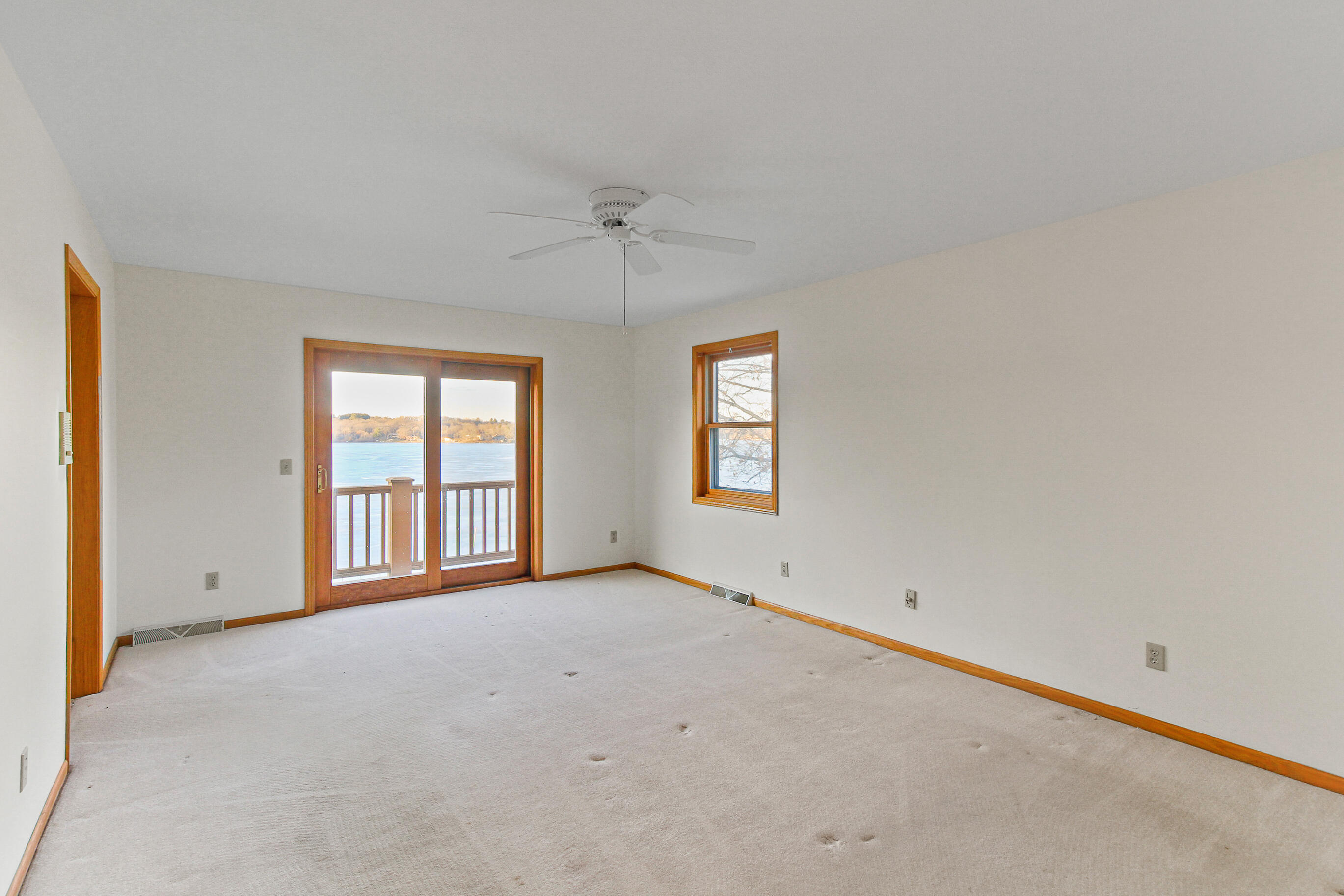 N7045 Oakwood Road Richmond, WI 53190 - Photo 33 of 69 Primary Suite & Balcony