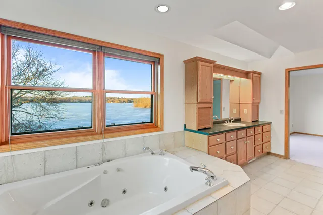 $1,395,000 | N7045 Oakwood Road, Richmond, WI 53190