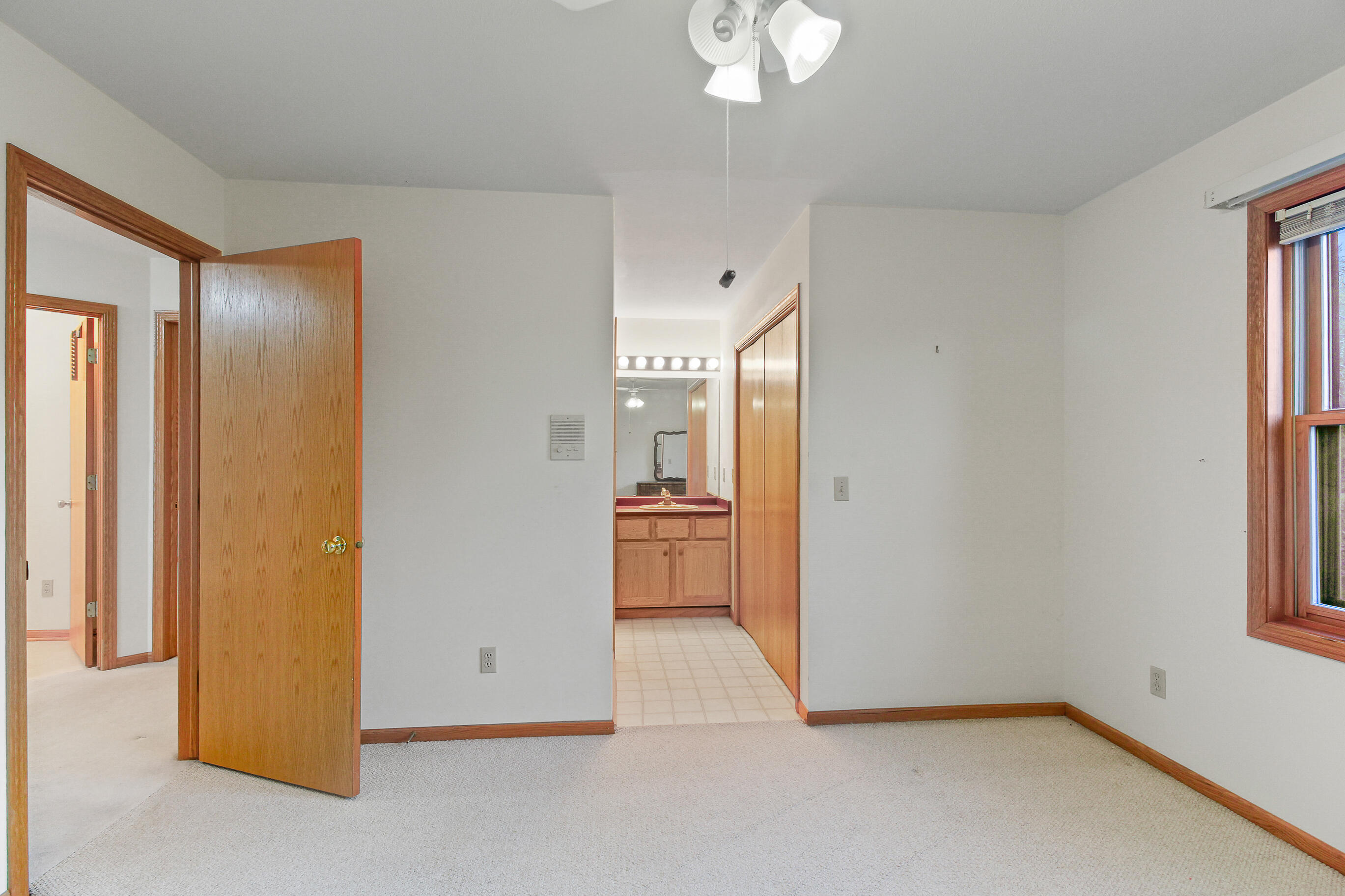 N7045 Oakwood Road Richmond, WI 53190 - Photo 42 of 69 Bedroom 2 & Jack N Jill Bath