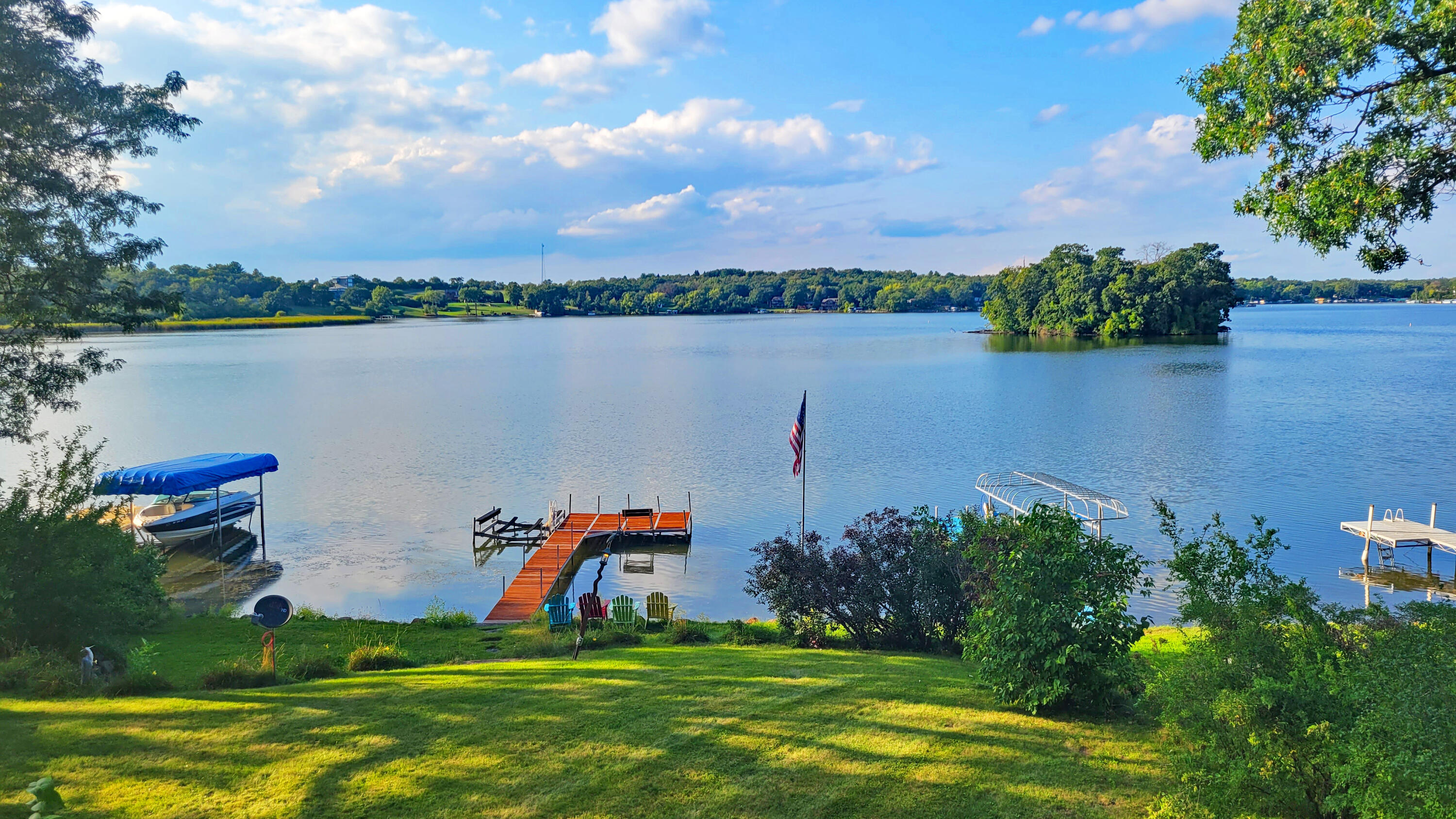 N7045 Oakwood Road Richmond, WI 53190 - Photo 3 of 69 Level Frontage & Spectacular