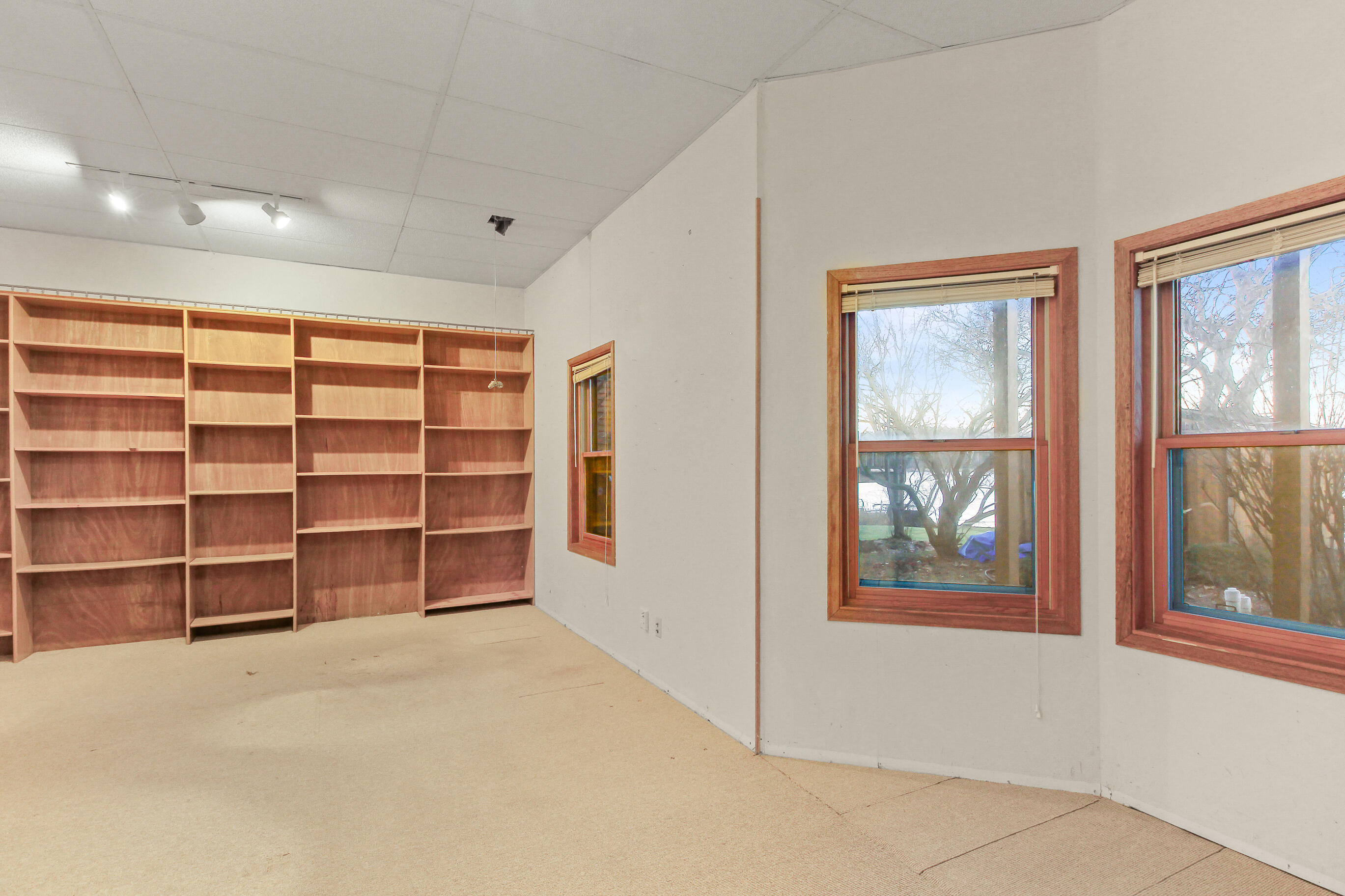 N7045 Oakwood Road Richmond, WI 53190 - Photo 54 of 69 Lake View 4th Bedroom Suite