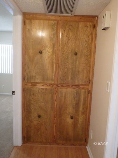 537 North Rio Bravo Street Ridgecrest, CA 93555 - Photo 23 of 35 a bathroom with a shower