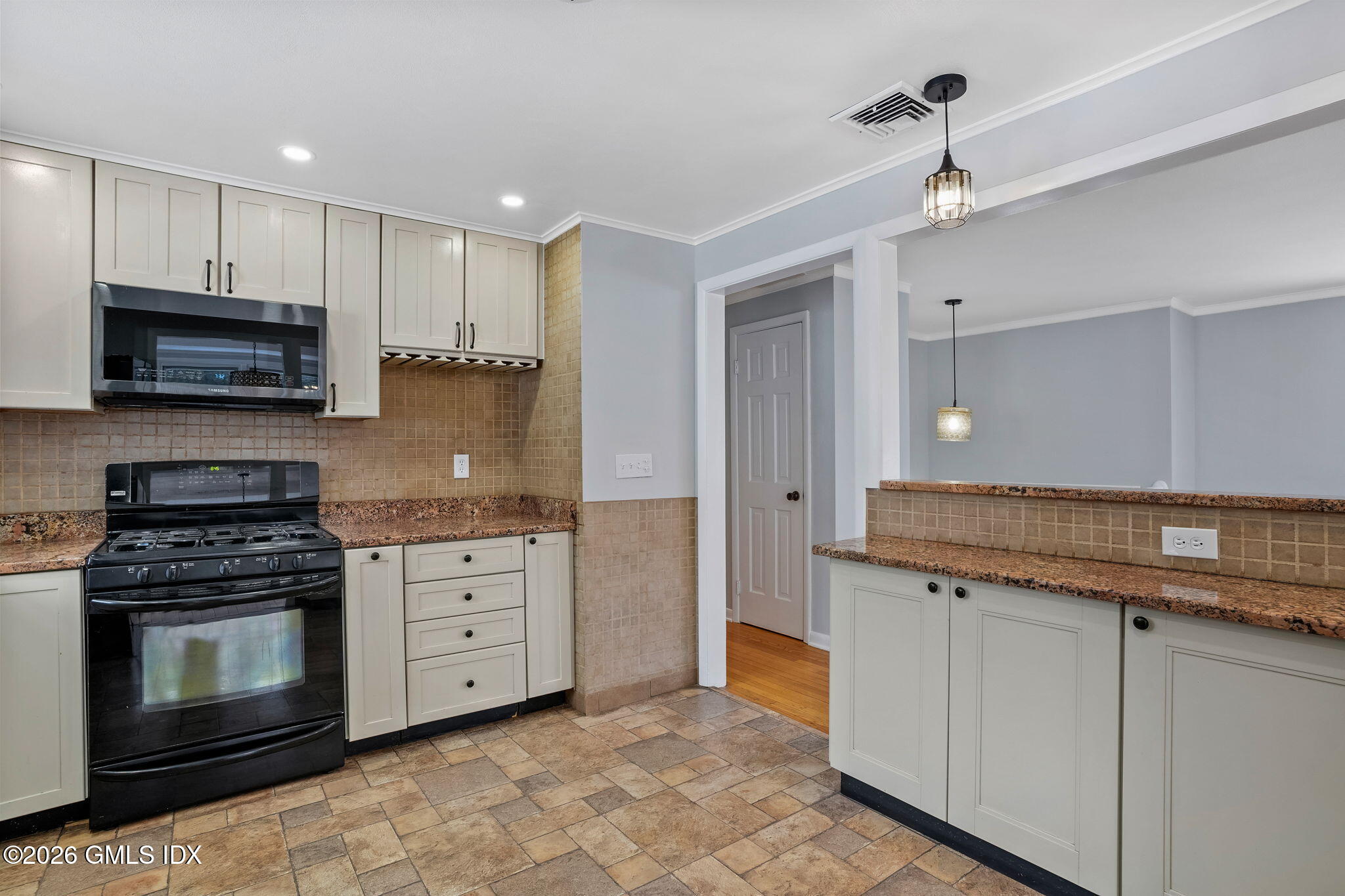 25 Fairchild Road Stratford, CT 06614 - Photo 12 of 41 12-web-or-mls-25-fairchild-rd