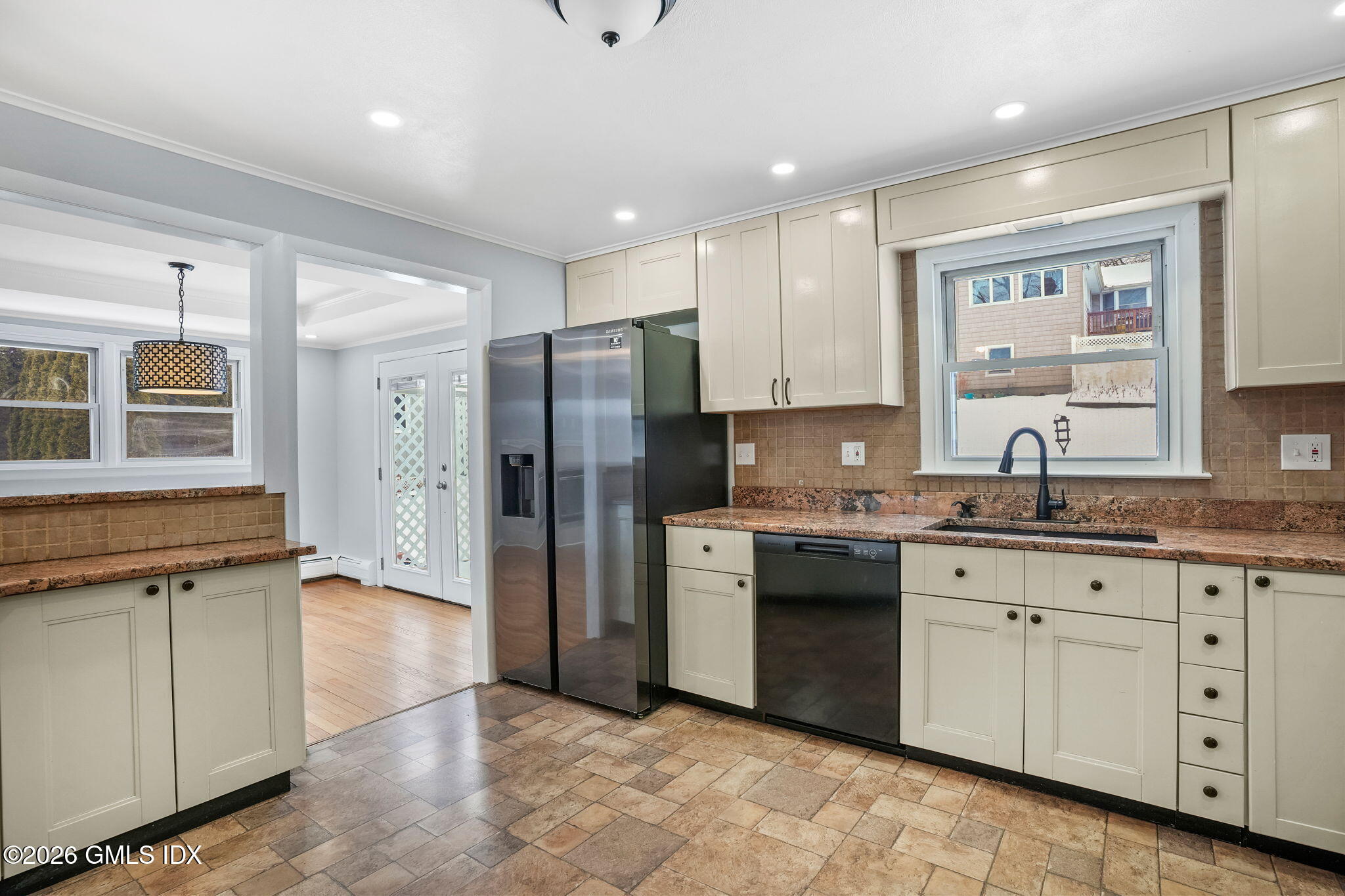 25 Fairchild Road Stratford, CT 06614 - Photo 10 of 41 10-web-or-mls-25-fairchild-rd