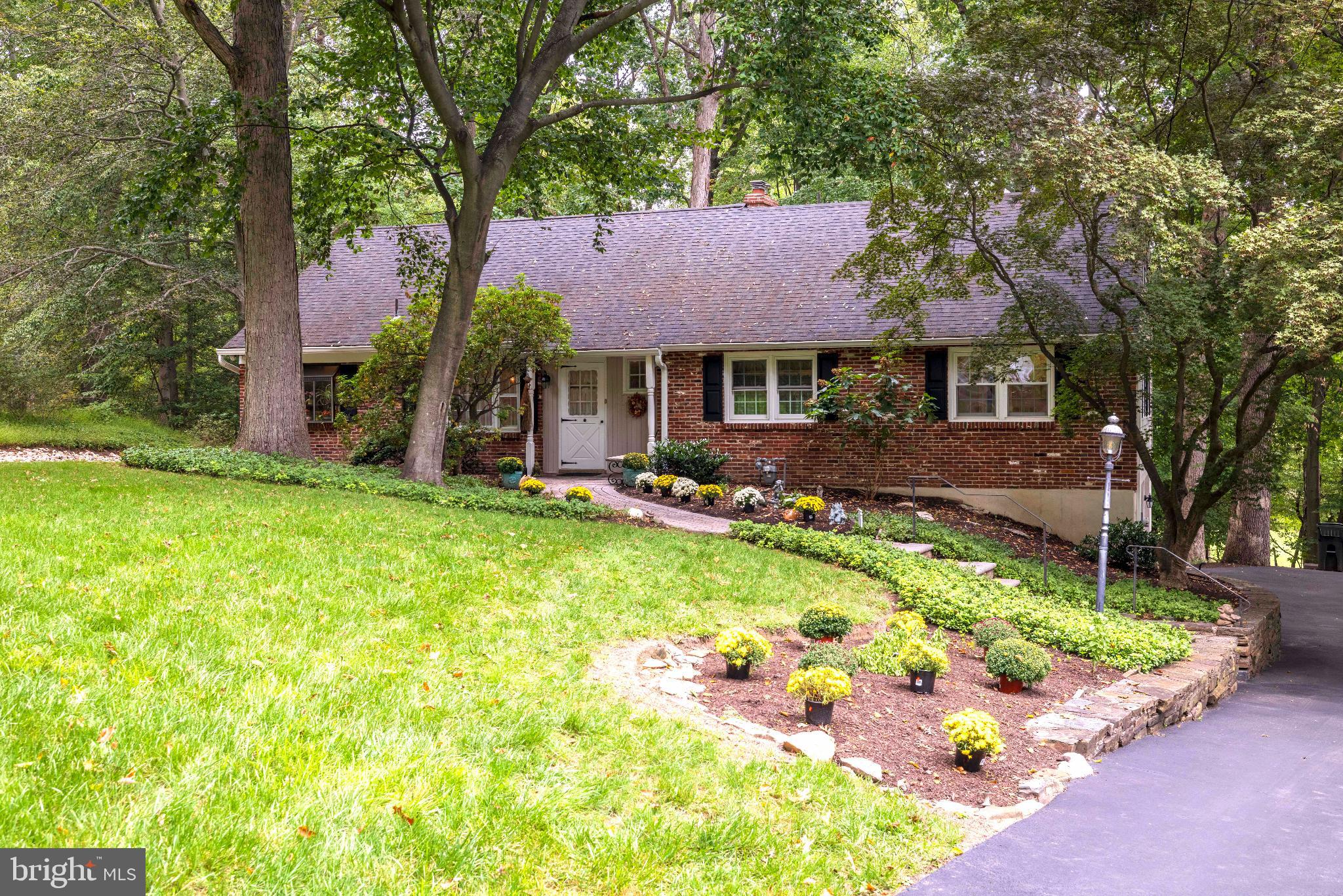 2350 Fairway Road Huntingdon Valley, PA 19006 - Photo 1 of 44 Gallery Image 1