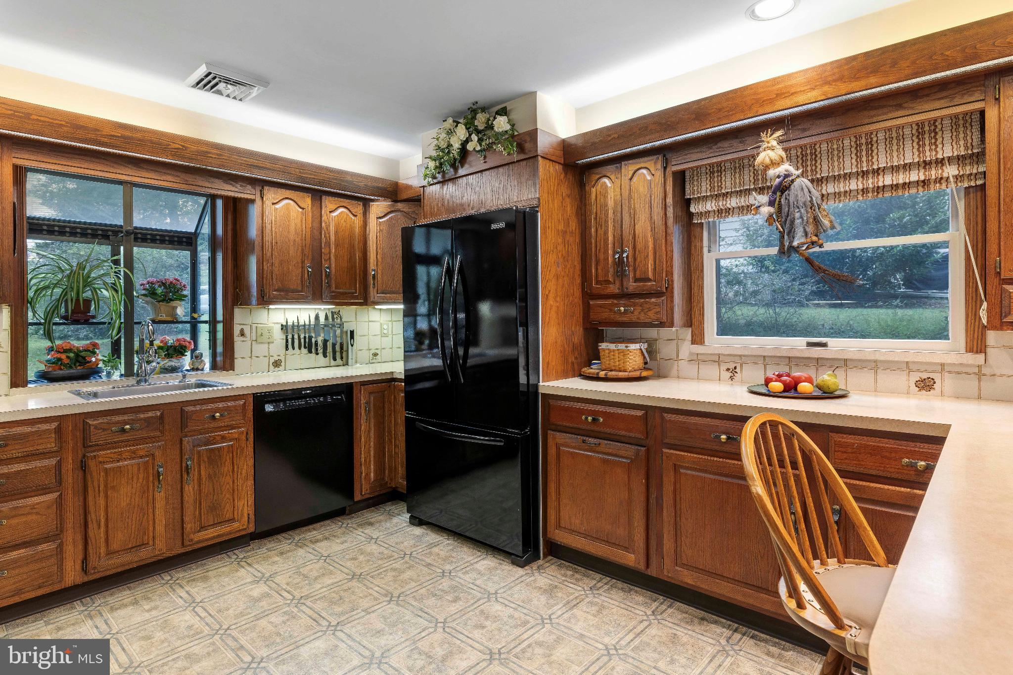 2350 Fairway Road Huntingdon Valley, PA 19006 - Photo 12 of 44 Gallery Image 12