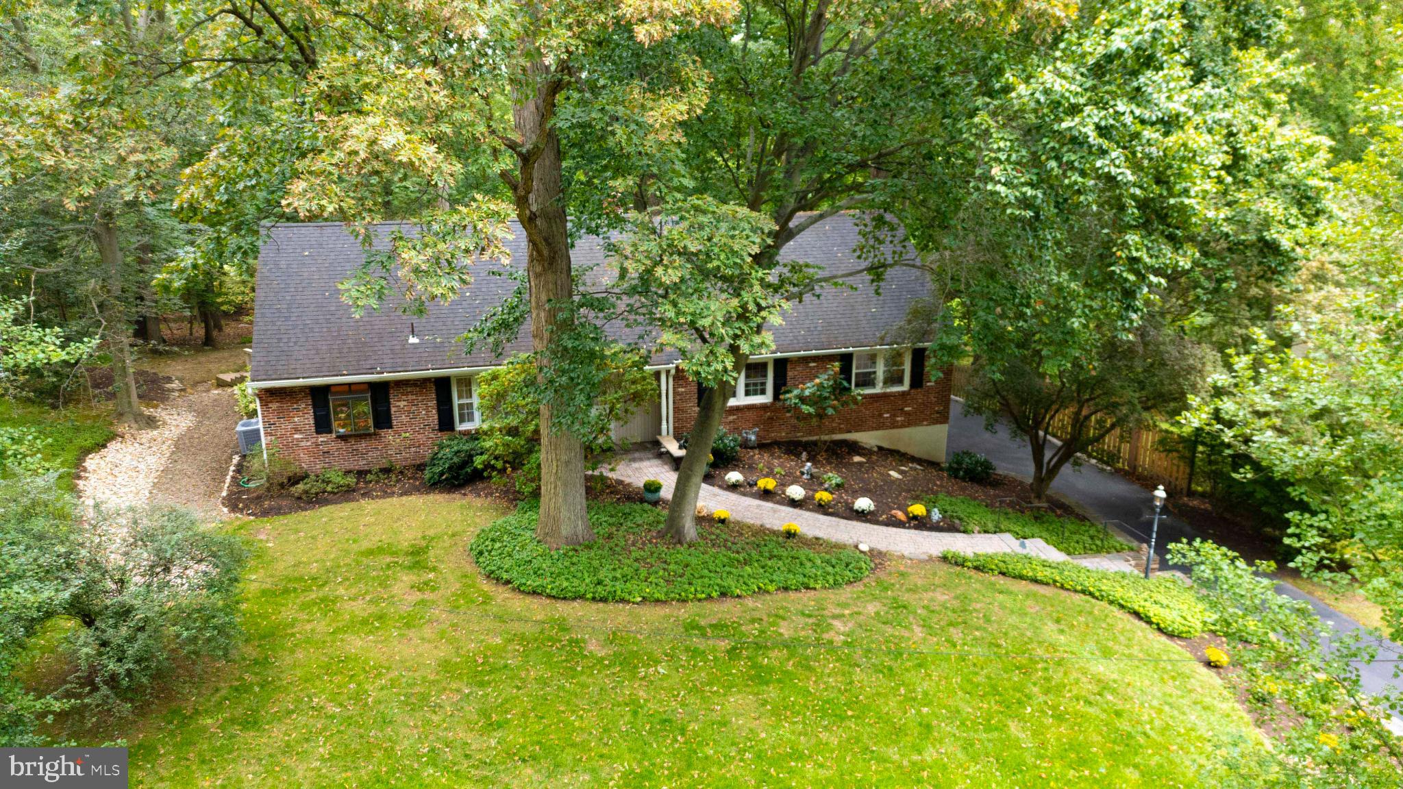 2350 Fairway Road Huntingdon Valley, PA 19006 - Photo 2 of 44 Gallery Image 2