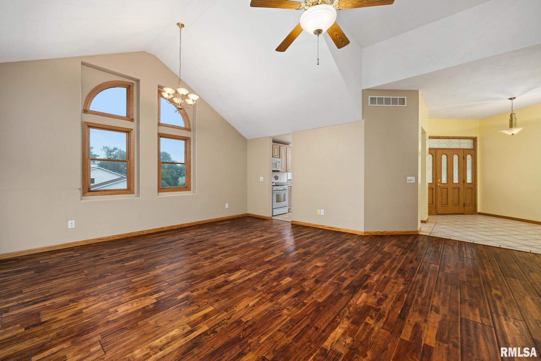 13015 North Bland Road Dunlap, IL 61525 - Photo 8 of 48 Gallery Image 8