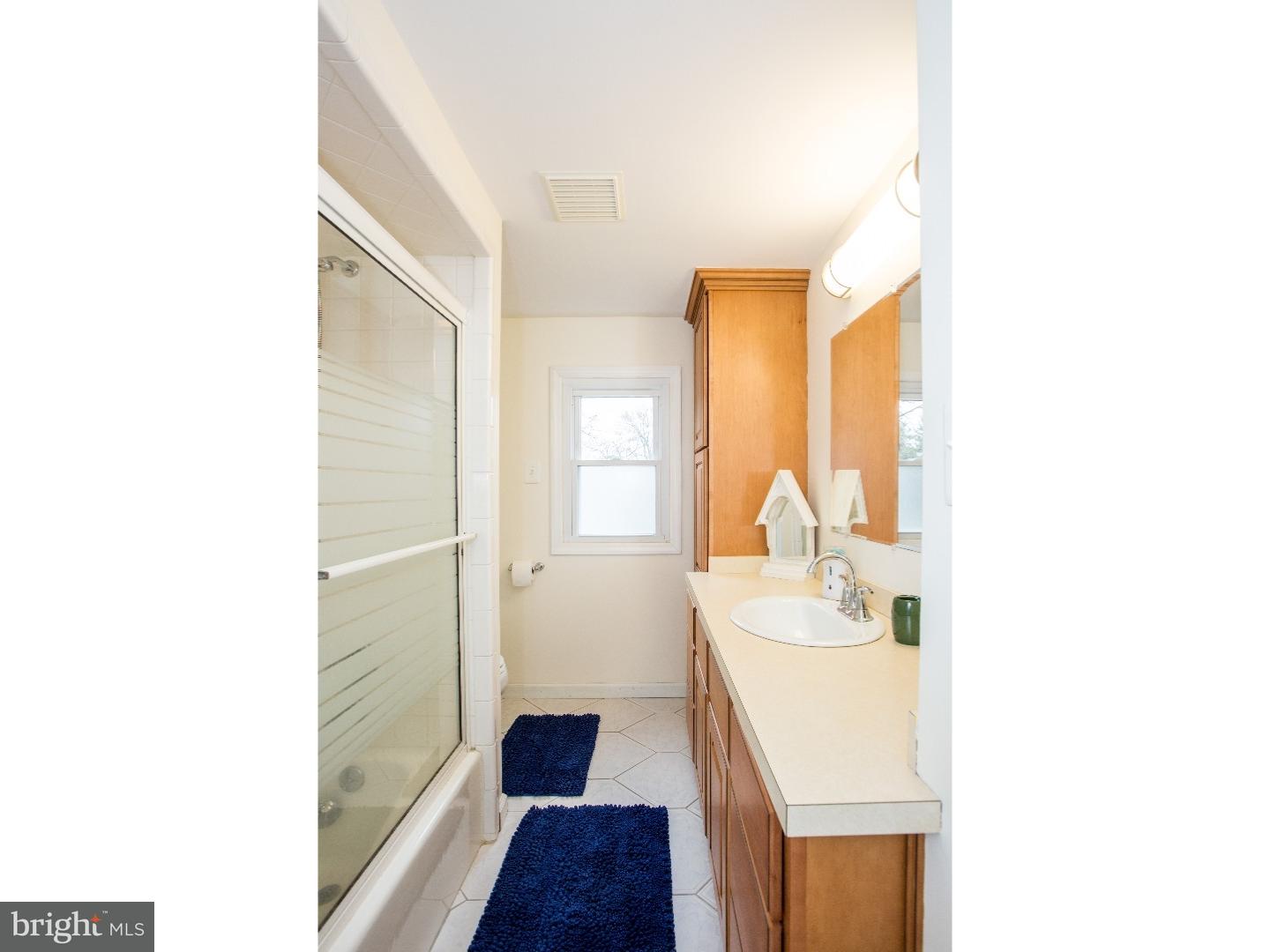 33 Doreen Road Hamilton, NJ 08690 - Photo 16 of 22 Bathroom