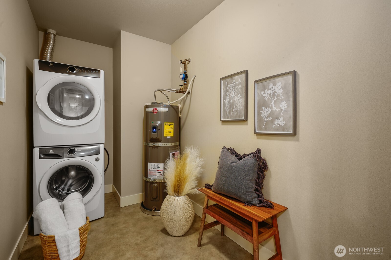 51 Pine Street, Unit 202 Edmonds, WA 98020 - Photo 15 of 31