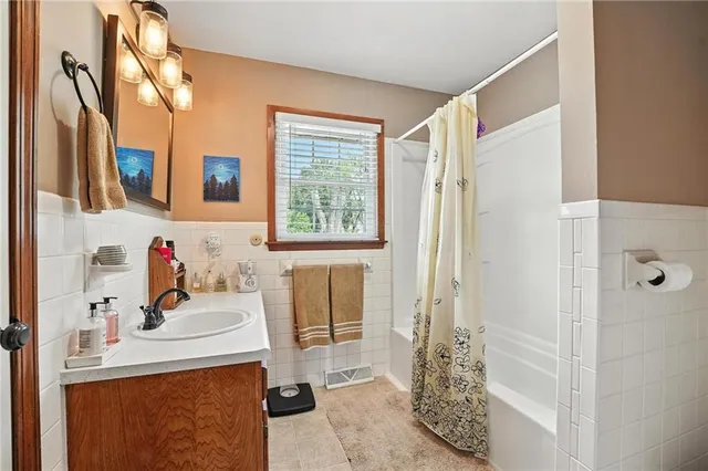 $299,500 | 1104 Frontier Street, Excelsior Springs, MO 64024