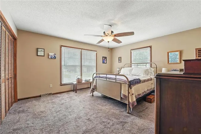 $299,500 | 1104 Frontier Street, Excelsior Springs, MO 64024