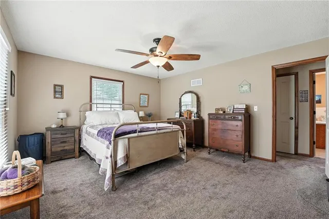 $299,500 | 1104 Frontier Street, Excelsior Springs, MO 64024