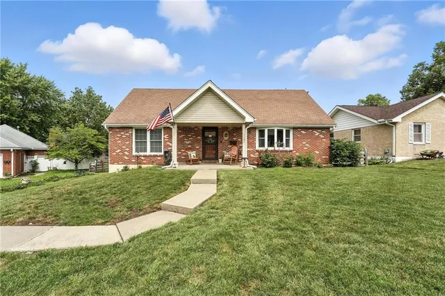 $299,500 | 1104 Frontier Street, Excelsior Springs, MO 64024