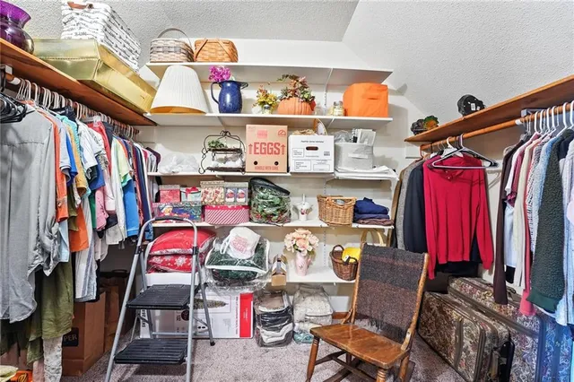 $299,500 | 1104 Frontier Street, Excelsior Springs, MO 64024