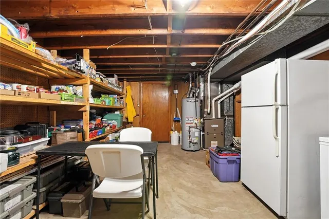 $299,500 | 1104 Frontier Street, Excelsior Springs, MO 64024