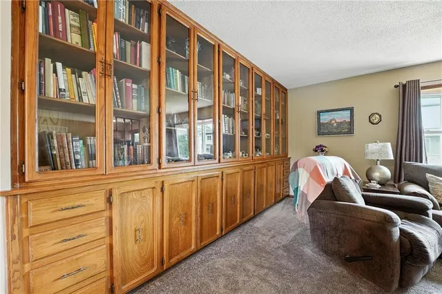 $299,500 | 1104 Frontier Street, Excelsior Springs, MO 64024