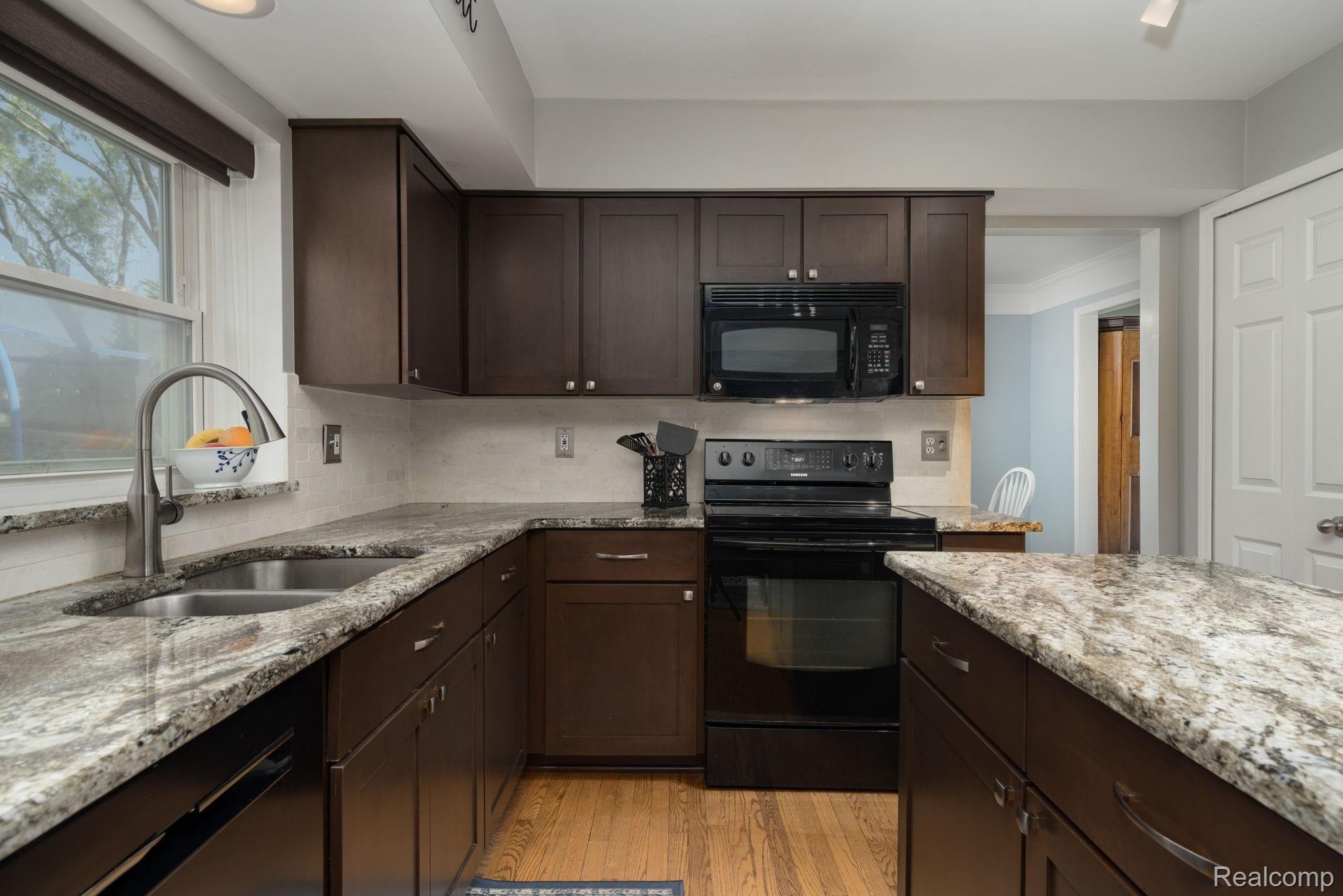 1639 Grandview Drive Rochester, MI 48306 - Photo 9 of 29 Completely updated kitchen
