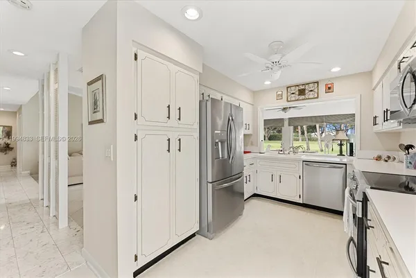 $609,000 | 5669 Pinecrest Circle, Boca Raton, FL 33433