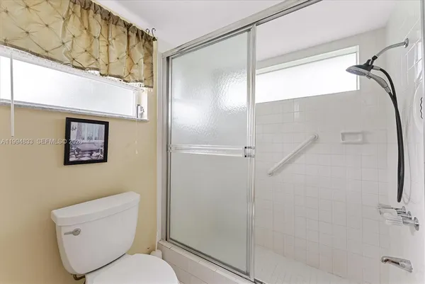 $609,000 | 5669 Pinecrest Circle, Boca Raton, FL 33433