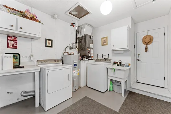 $609,000 | 5669 Pinecrest Circle, Boca Raton, FL 33433