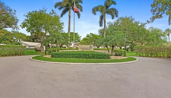 $609,000 | 5669 Pinecrest Circle, Boca Raton, FL 33433