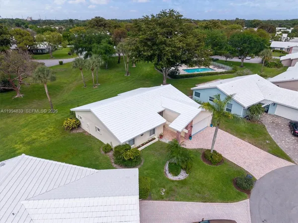 $609,000 | 5669 Pinecrest Circle, Boca Raton, FL 33433