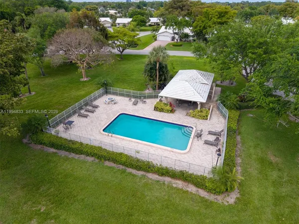 $609,000 | 5669 Pinecrest Circle, Boca Raton, FL 33433