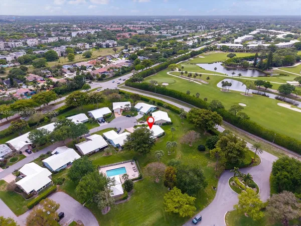 $609,000 | 5669 Pinecrest Circle, Boca Raton, FL 33433