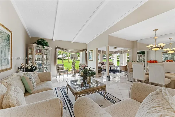 $609,000 | 5669 Pinecrest Circle, Boca Raton, FL 33433