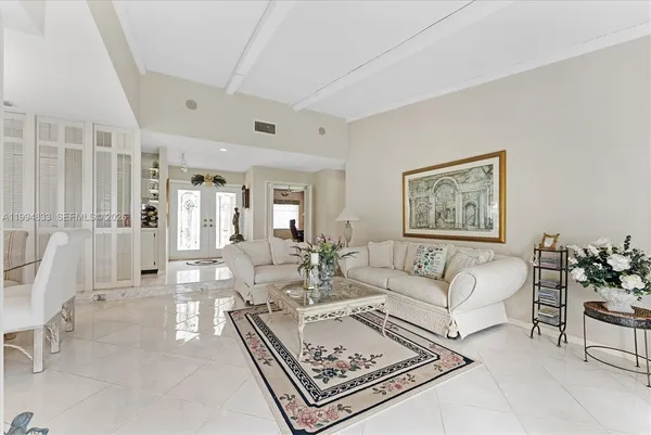 $609,000 | 5669 Pinecrest Circle, Boca Raton, FL 33433