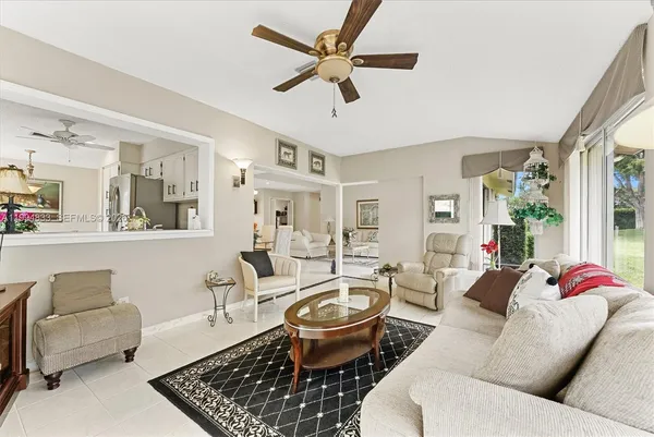 $609,000 | 5669 Pinecrest Circle, Boca Raton, FL 33433