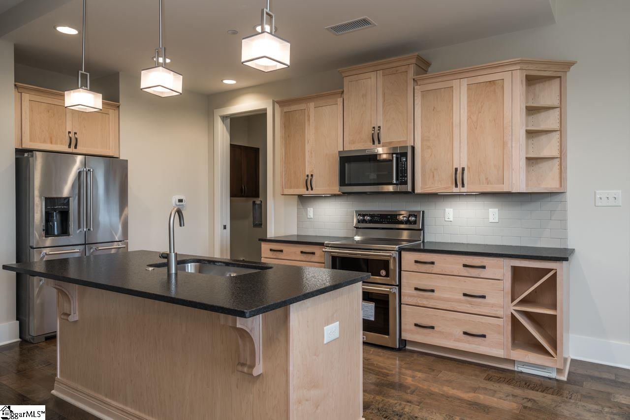 121 Rhett Street, Unit 505 Greenville, SC 29601 - Photo 6 of 14 Gallery Image 6