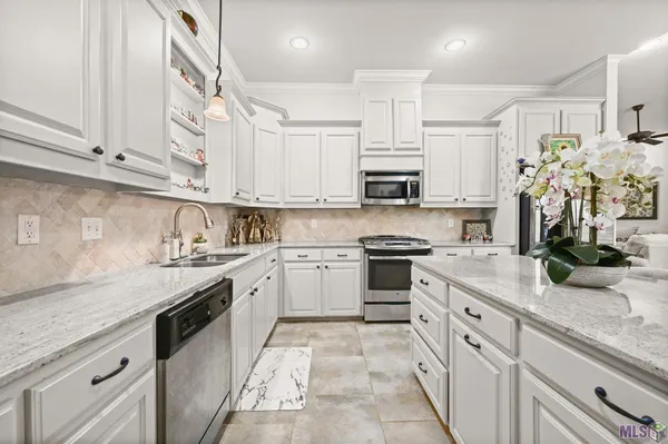 $2,700 | 8251 Valencia Court, Baton Rouge, LA 70820