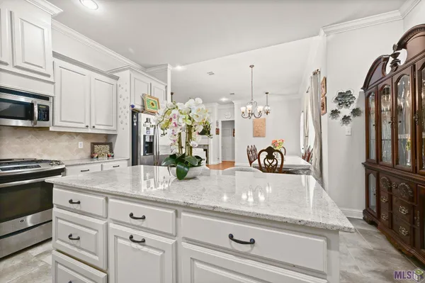 $2,700 | 8251 Valencia Court, Baton Rouge, LA 70820