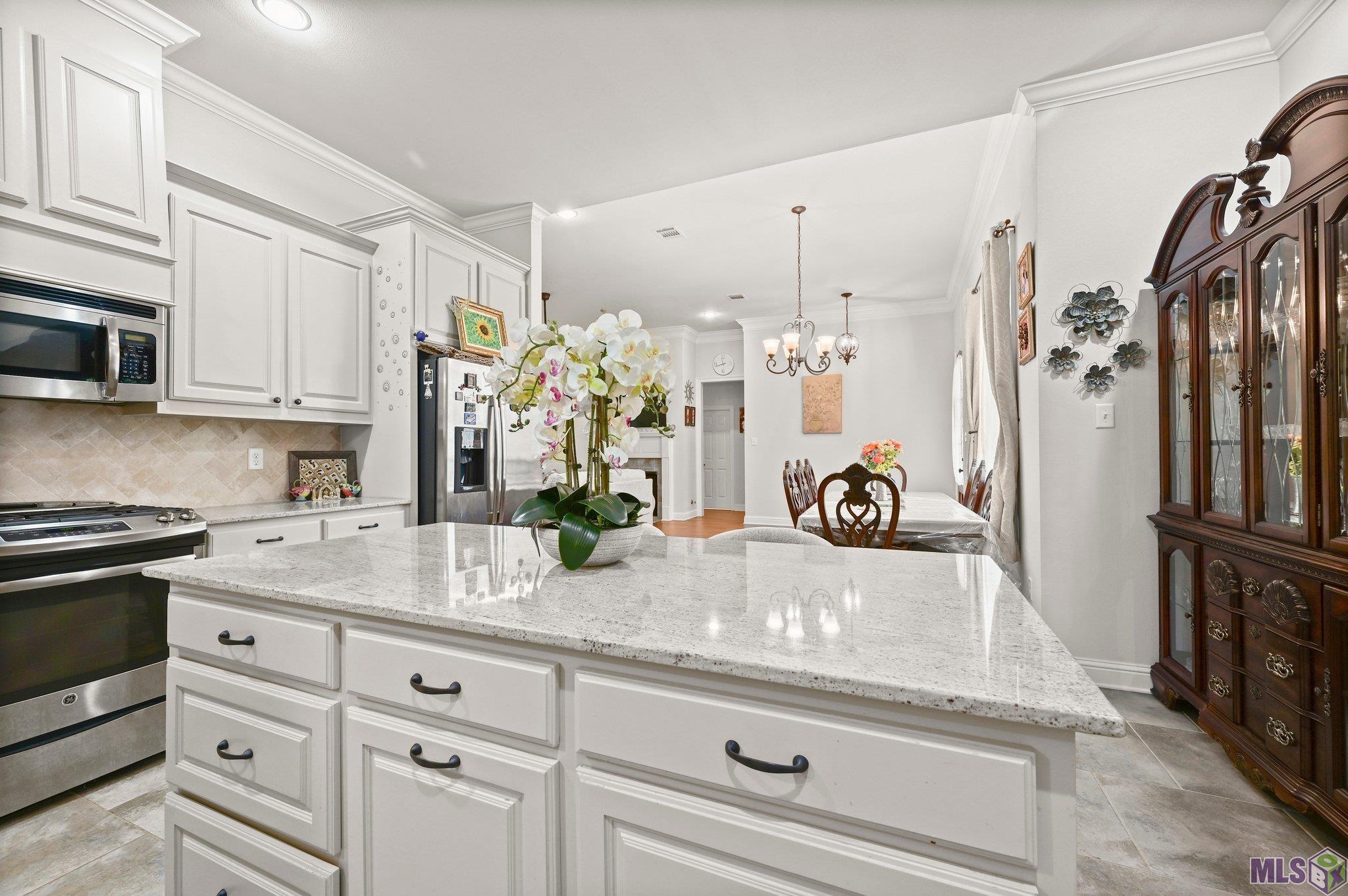 8251 Valencia Court Baton Rouge, LA 70820 - Photo 5 of 28