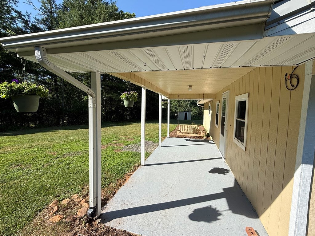 1269 Crown Ridge Road Galax, VA 24333 - Photo 10 of 20 Gallery Image 10