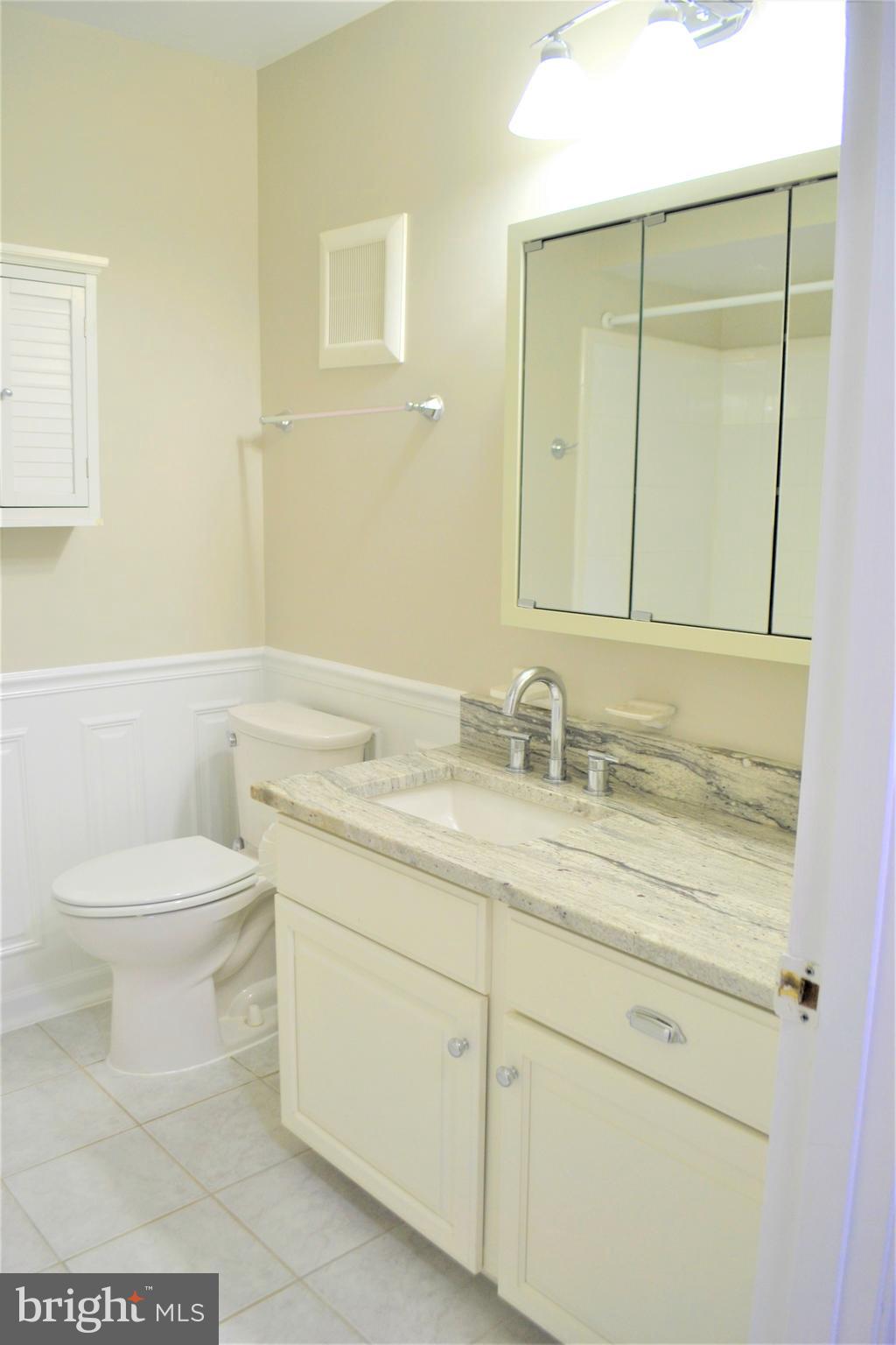 5905 Noblestown Road, Unit 56 Springfield, VA 22152 - Photo 18 of 32 Primary Bathroom