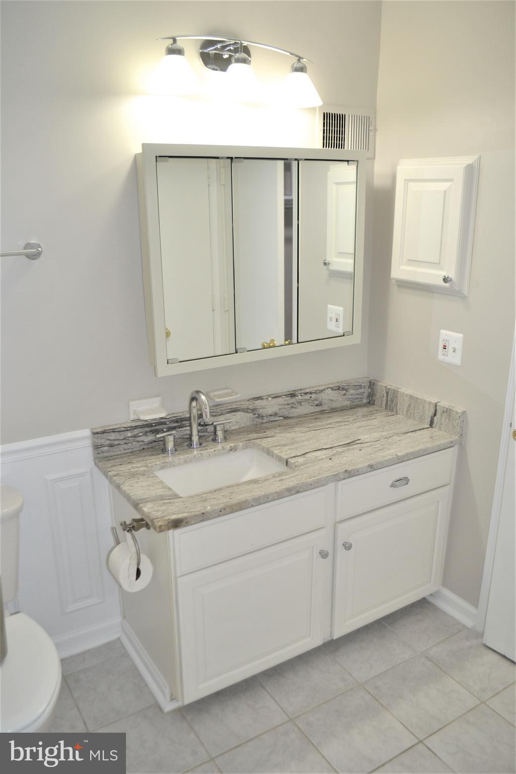 5905 Noblestown Road, Unit 56 Springfield, VA 22152 - Photo 20 of 32 Primary Bathroom