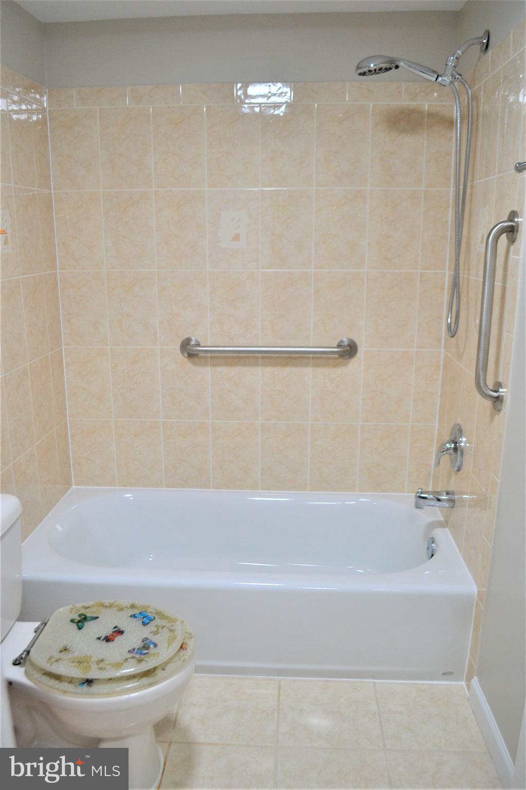 5905 Noblestown Road, Unit 56 Springfield, VA 22152 - Photo 26 of 32 Bathroom #2