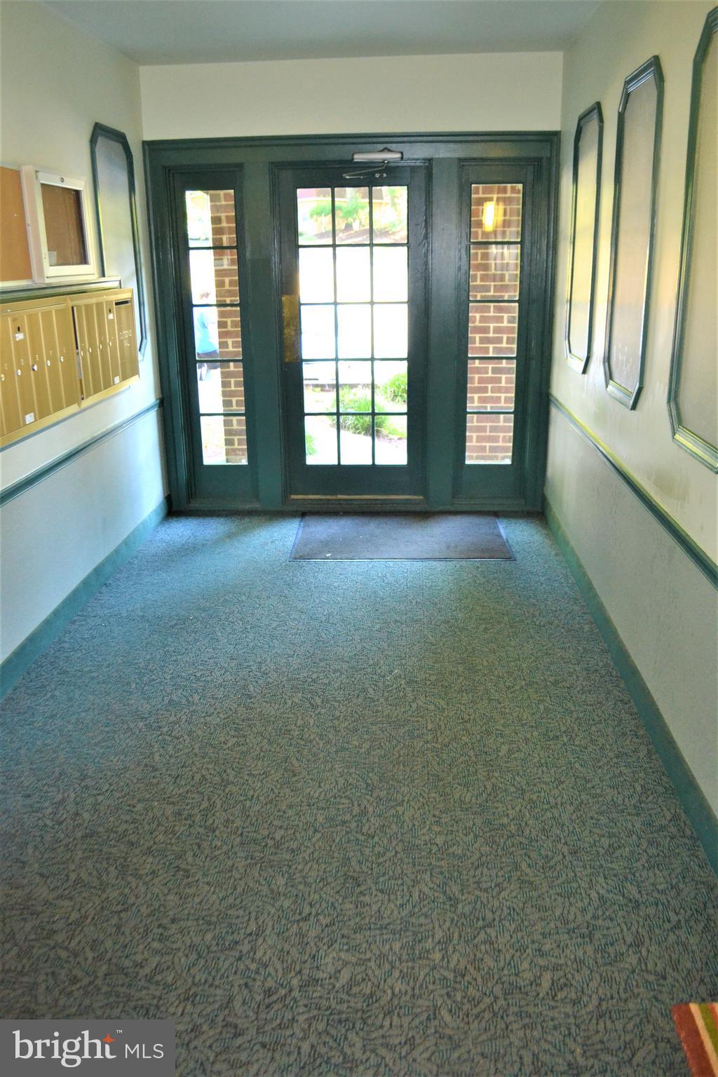 5905 Noblestown Road, Unit 56 Springfield, VA 22152 - Photo 31 of 32 Entry Hallway