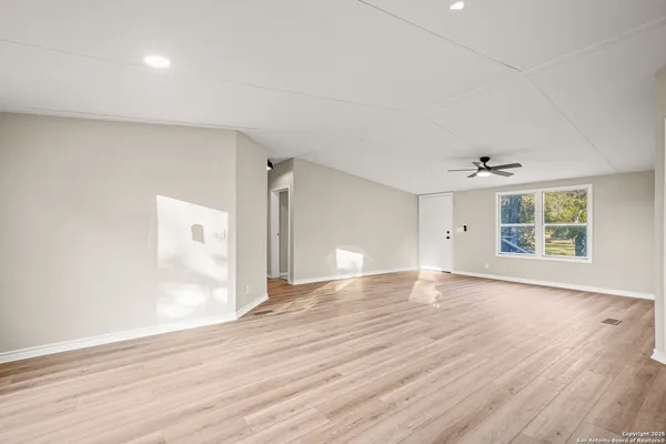 $215,000 | 5246 Savannah Way, Von Ormy, TX 78073